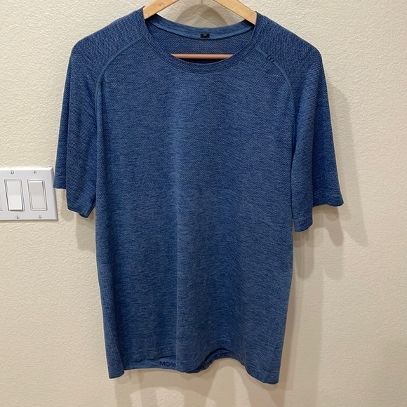 Lululemon Men’s Metal Vent Blue Short Sleeve Shirt—Like New Condition—Large - Picture 1 of 7